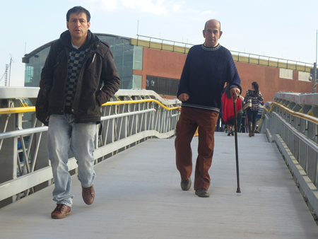 Puente peatonal avenida Primero De Mayo con carrera 71D