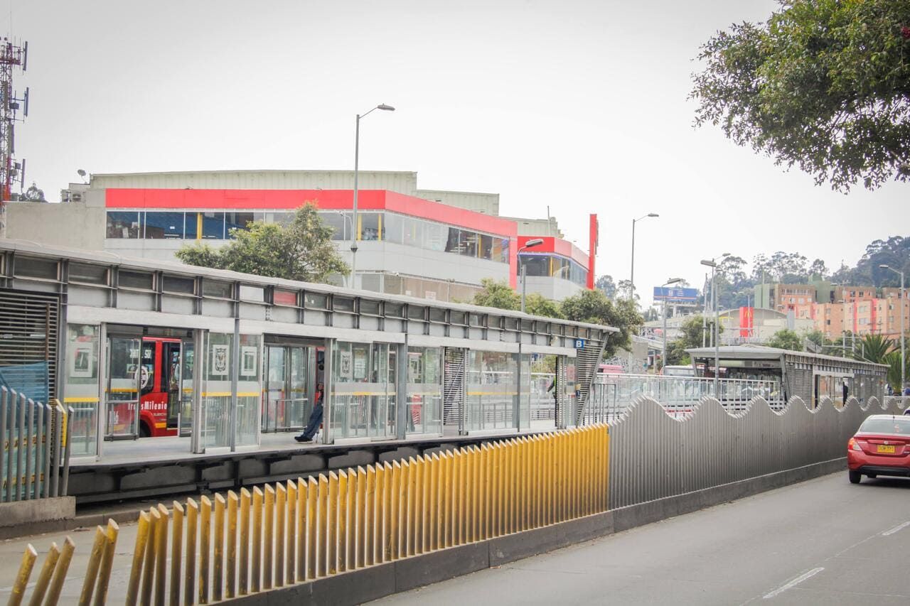 Estación de TransMilenion  Av Suba