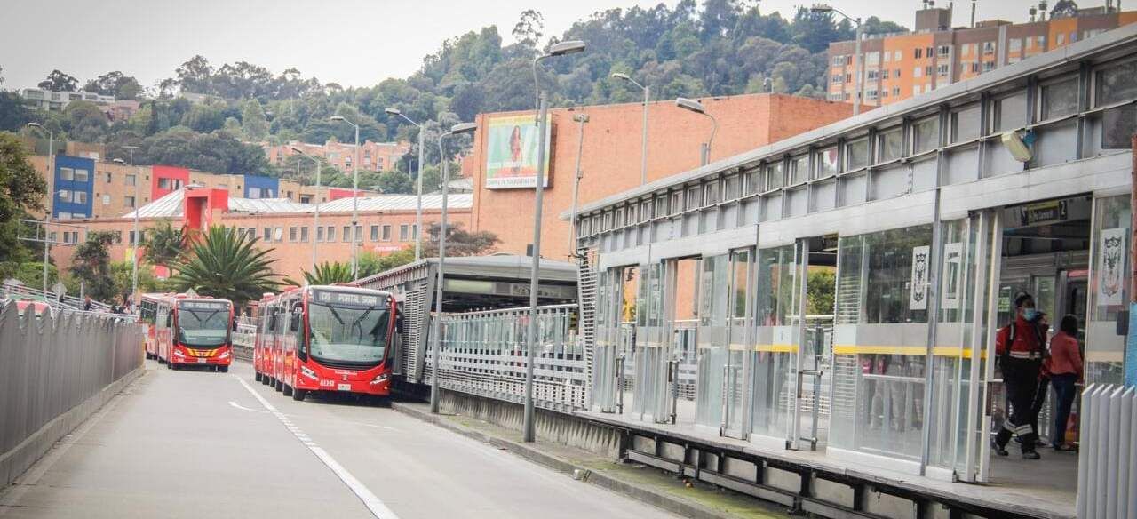 Estación de TransMilenion  Av Suba