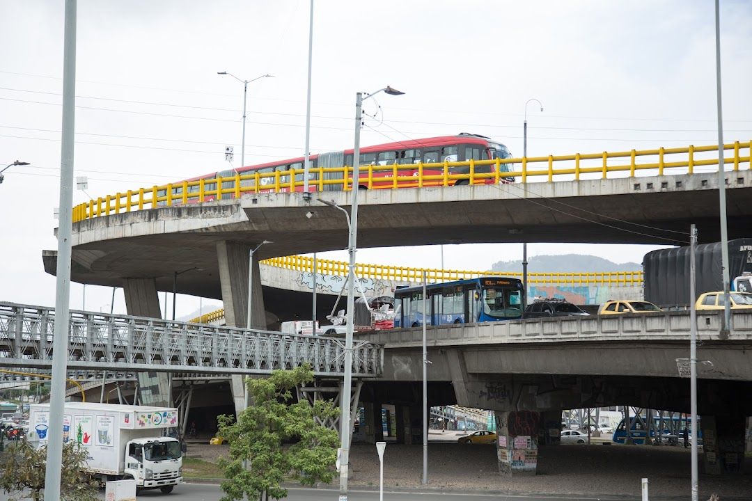 Fotografía puente peatonal CAD costado Sur