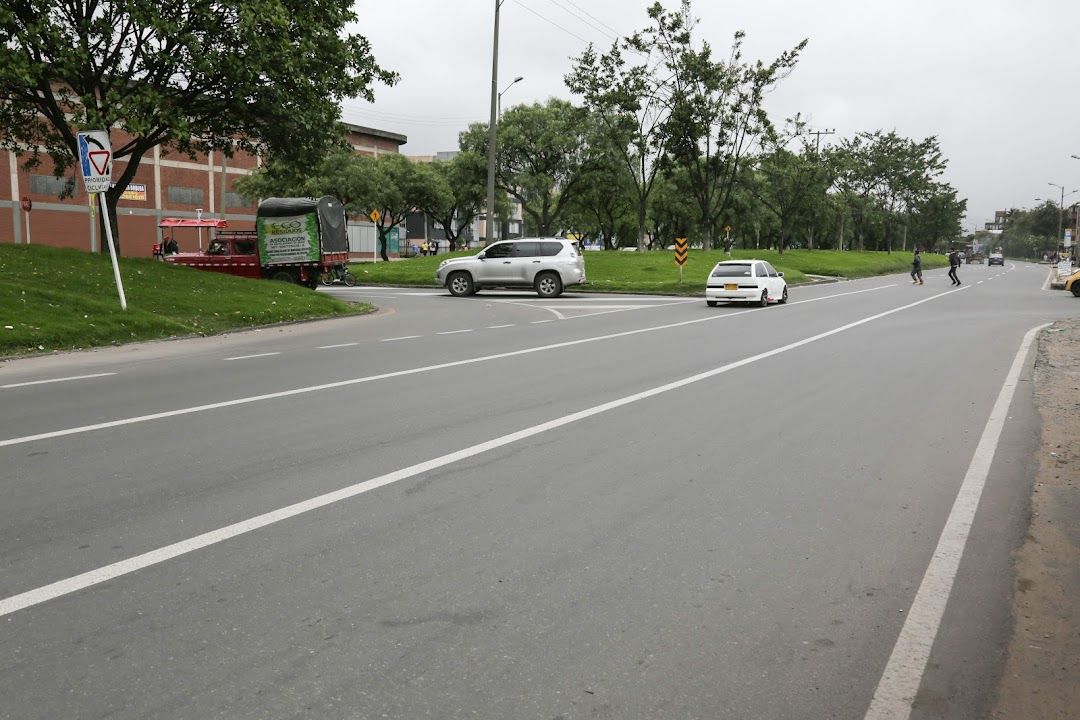 Fotografía Avenida Comuneros con calle Sexta