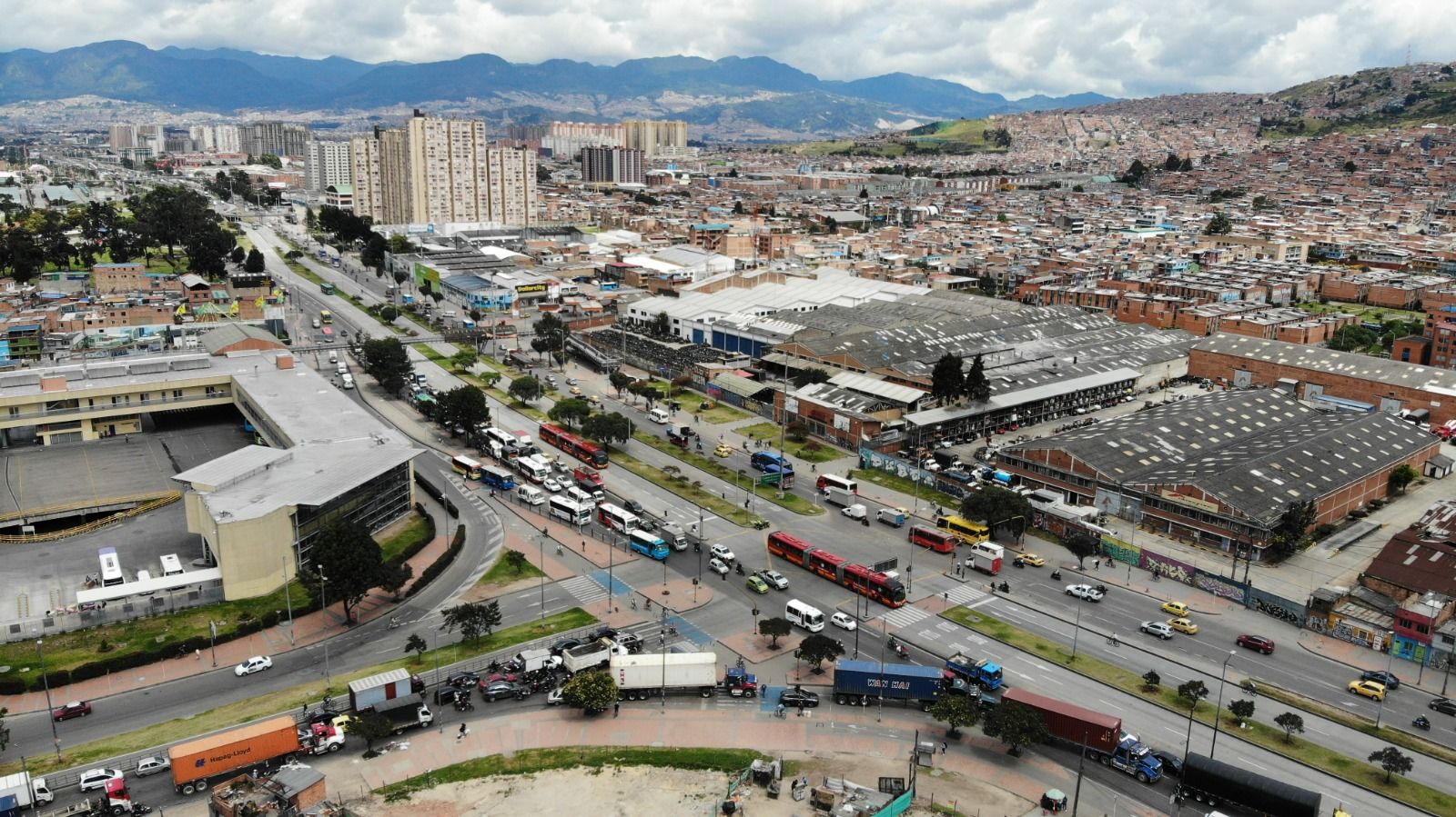 Fotografía  aérea avenida Las Torres 