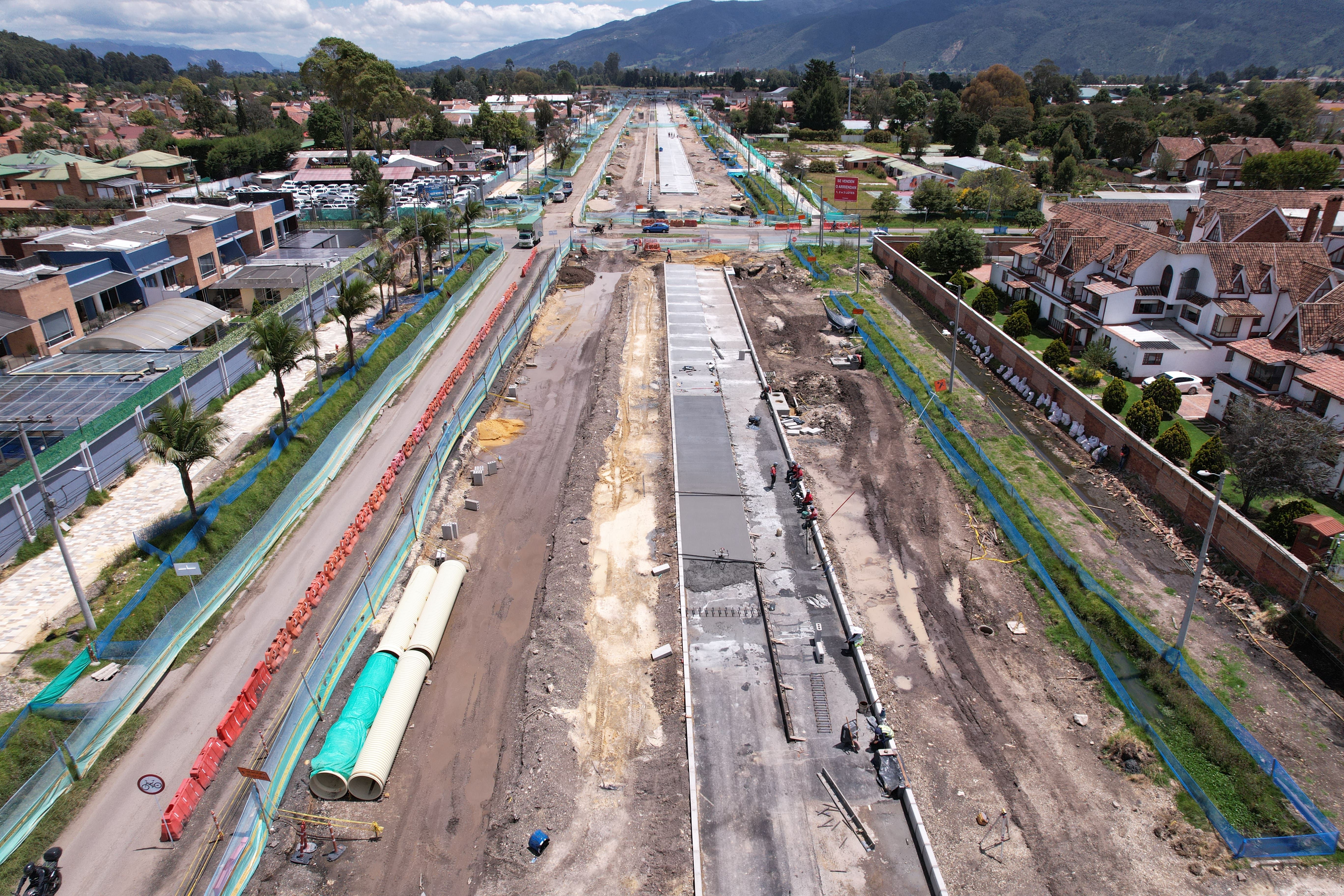 Obras de construcción de vía en la avenida Boyacá entre calles 173 y 175