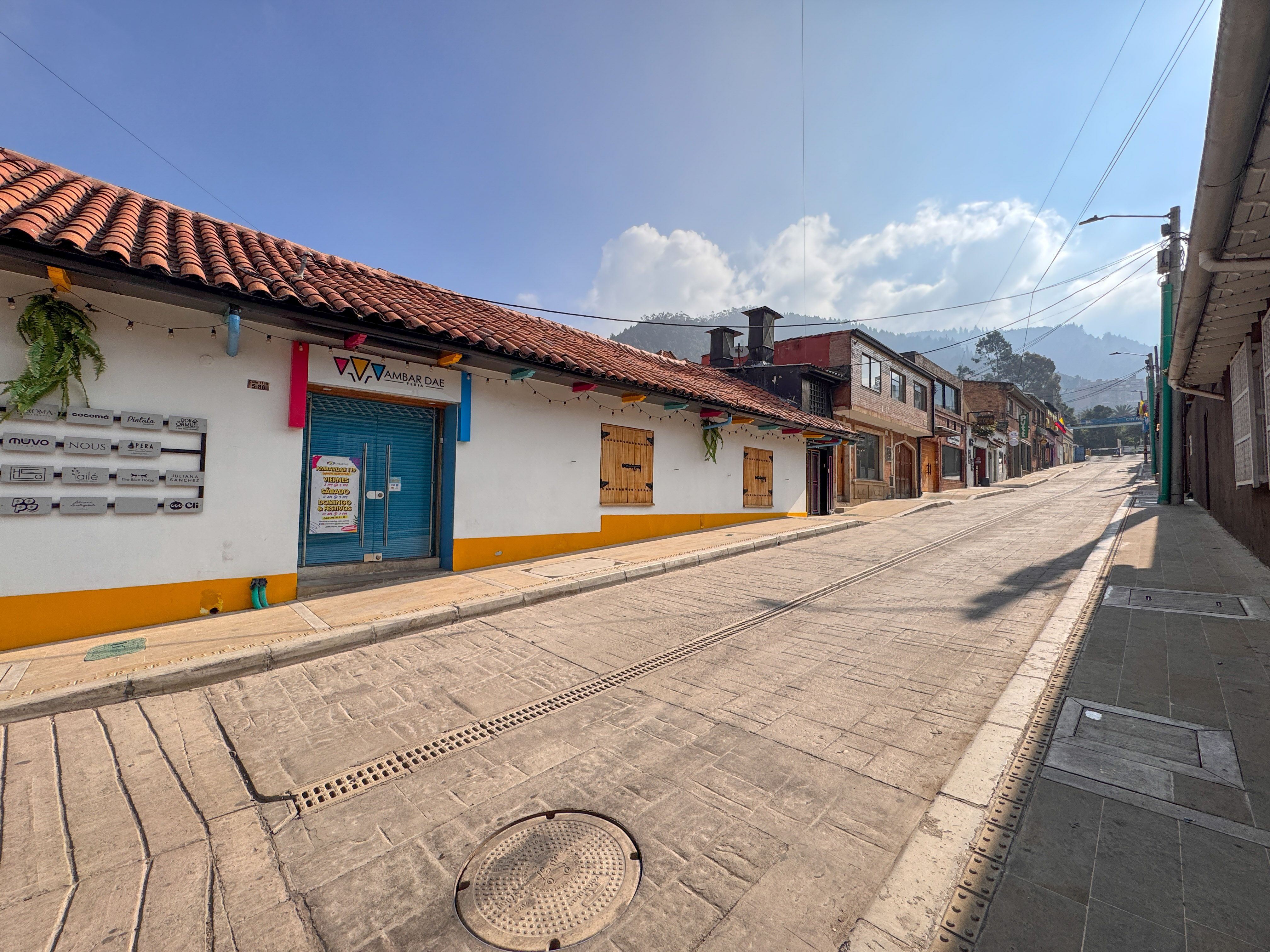 Uno de los segmentos viales finalizados durante el contrato en el Centro Fundacional de Usaquén, ya cuenta con nueva malla vial y andenes