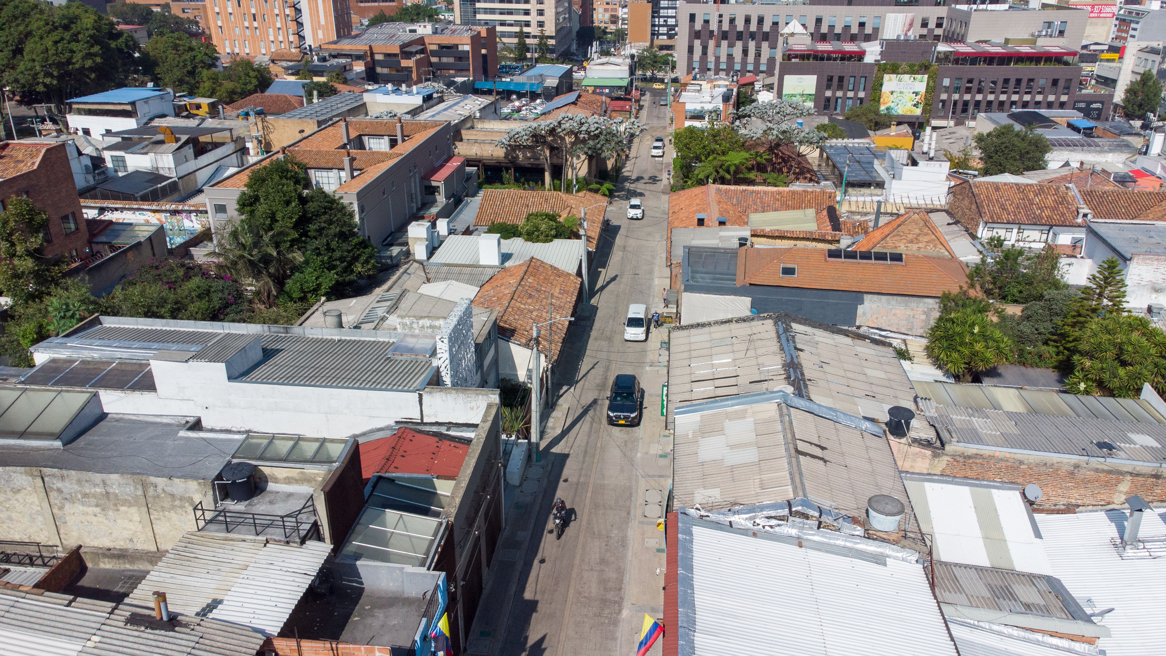 Vista aérea de una de una de las calles de Usaquén que alcanzaron a ser intervenidas durante el contratoi