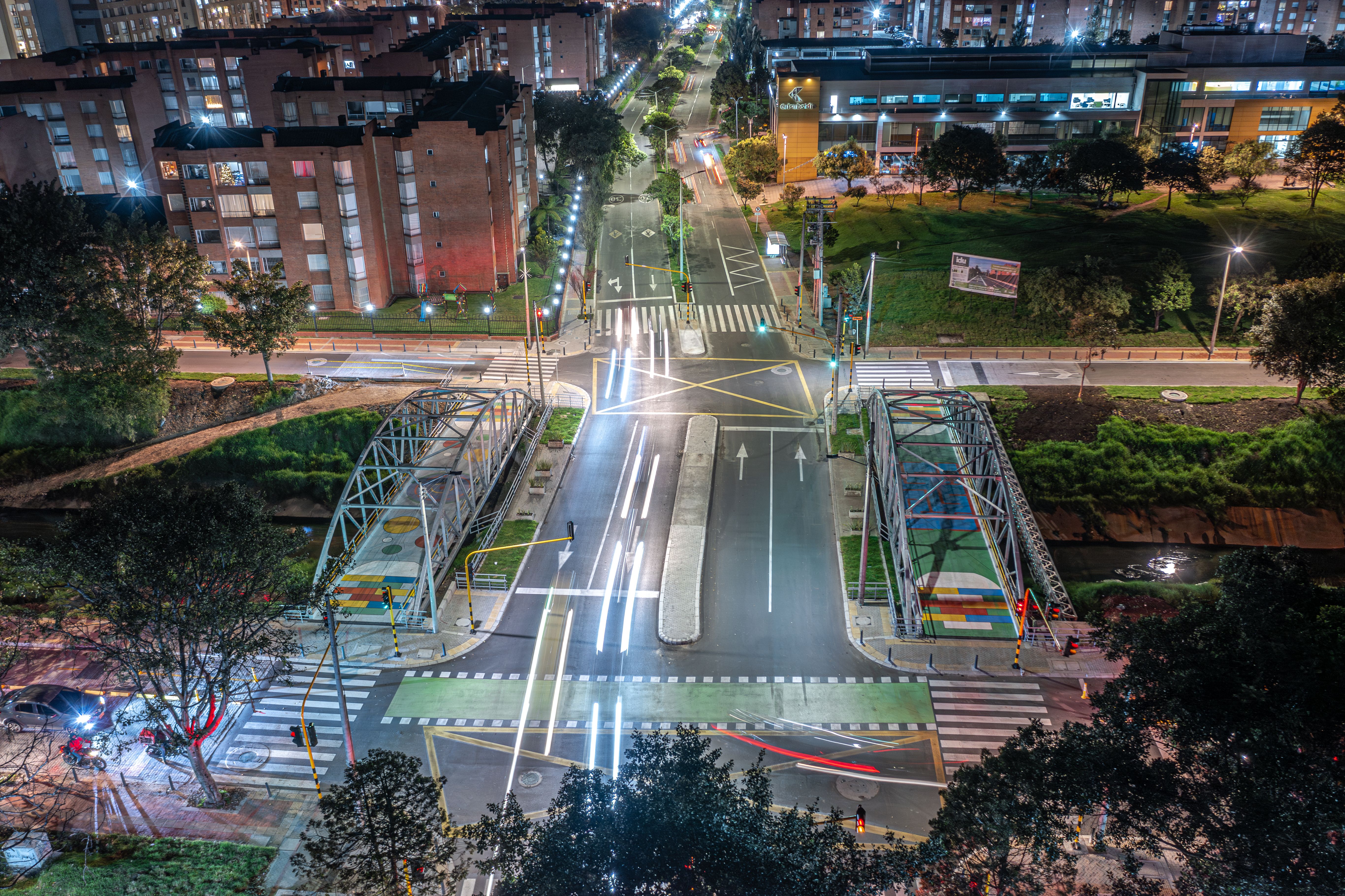 Imagen nocturna del canal Córdoba